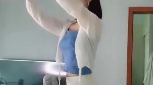 操美女大b，真是让人感到无奈，这种内容实在不应该被传播